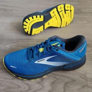 Brooks Adrenaline GTS 22
